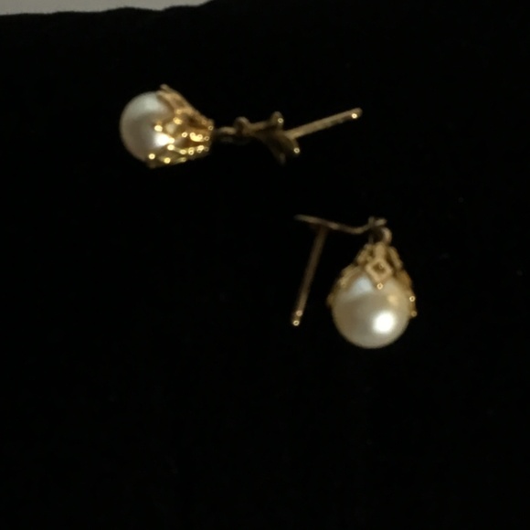 14K Gold Cultured Pearl Studs - Picture 1 of 2